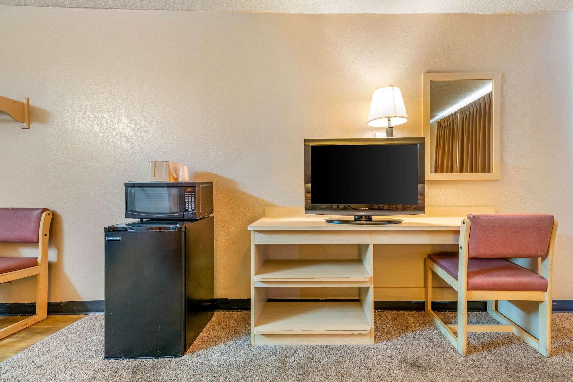 פואבלו Rodeway Inn מראה חיצוני תמונה