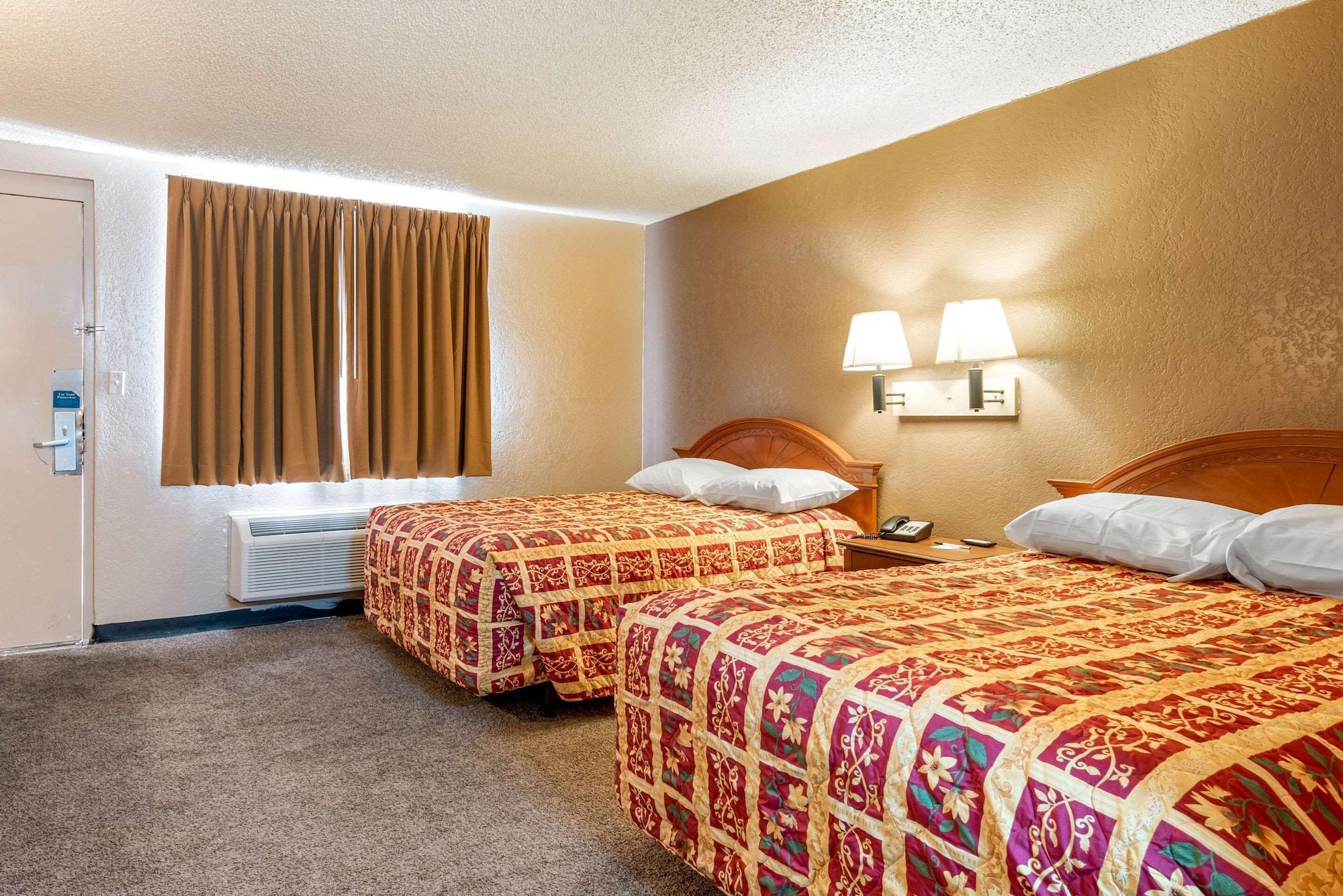 פואבלו Rodeway Inn מראה חיצוני תמונה