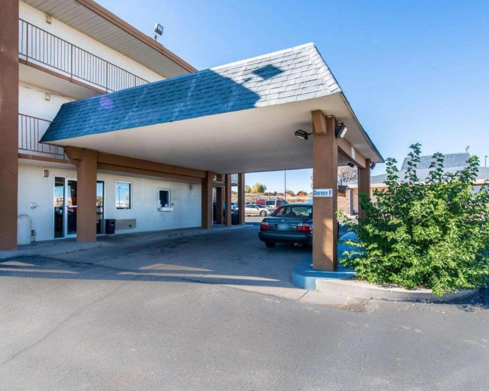 פואבלו Rodeway Inn מראה חיצוני תמונה