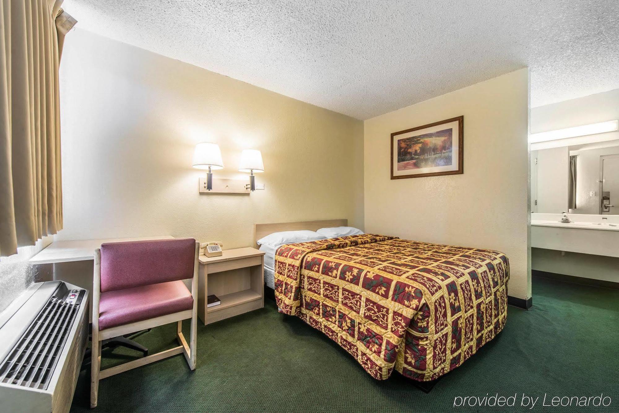 פואבלו Rodeway Inn מראה חיצוני תמונה