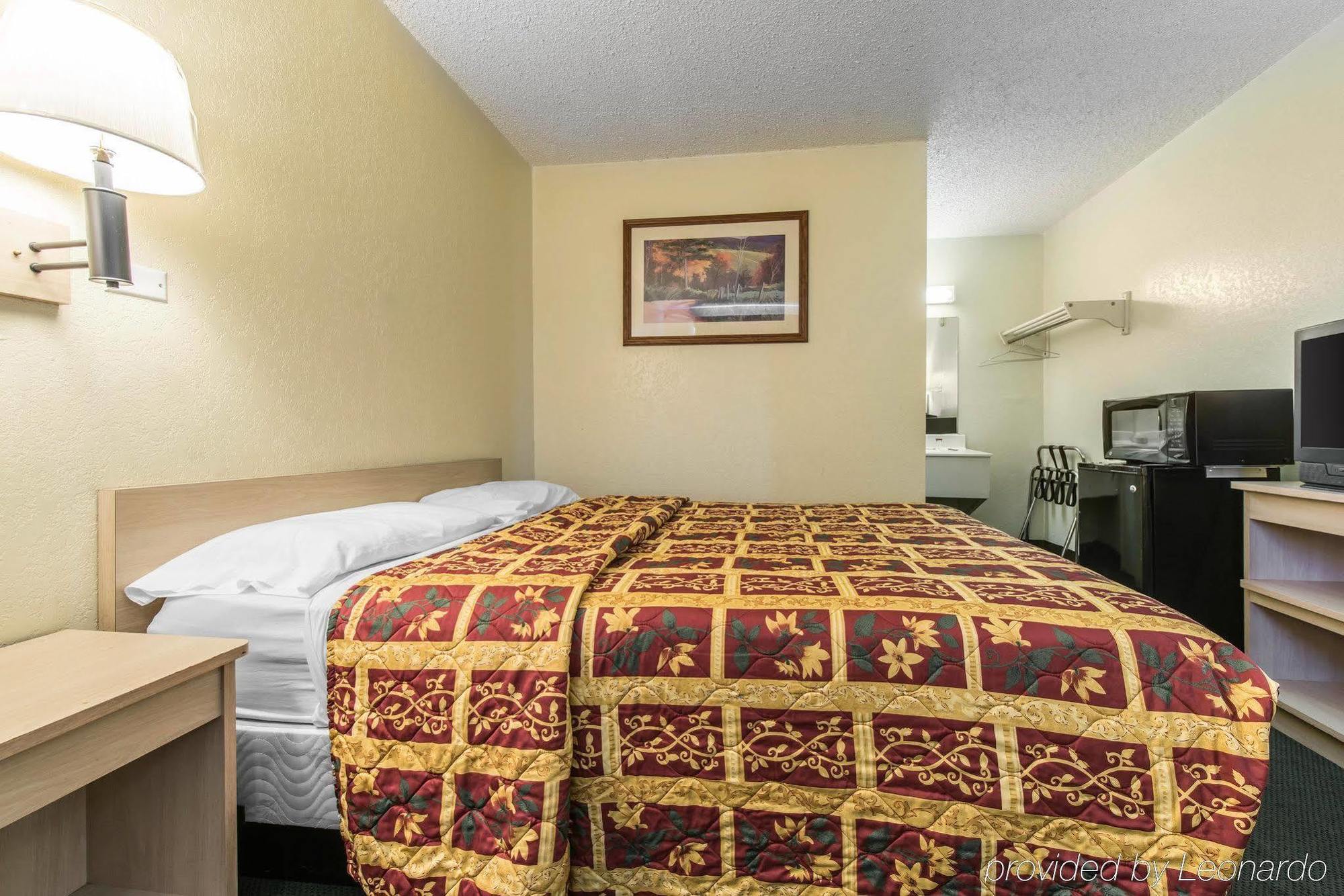 פואבלו Rodeway Inn מראה חיצוני תמונה