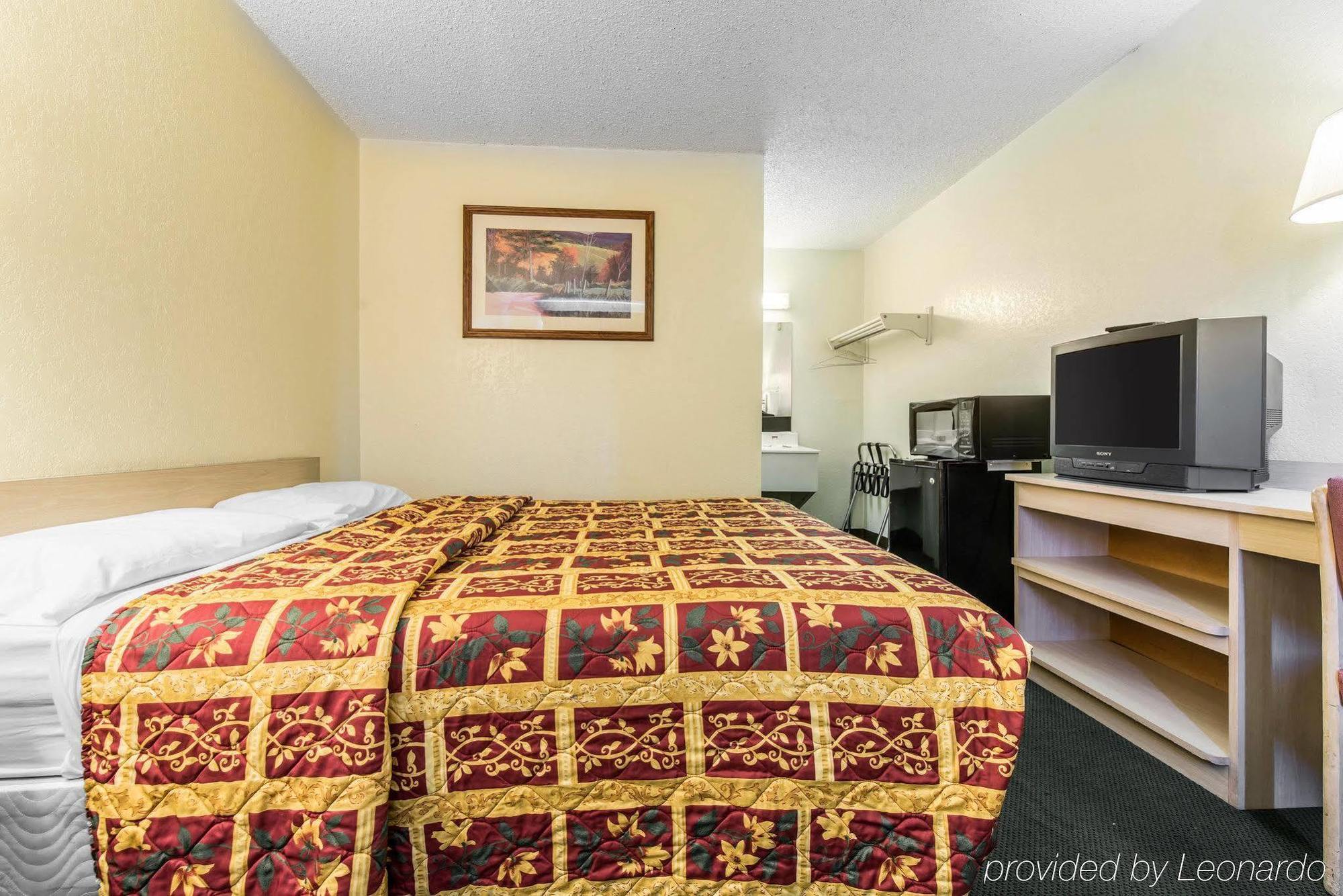 פואבלו Rodeway Inn מראה חיצוני תמונה